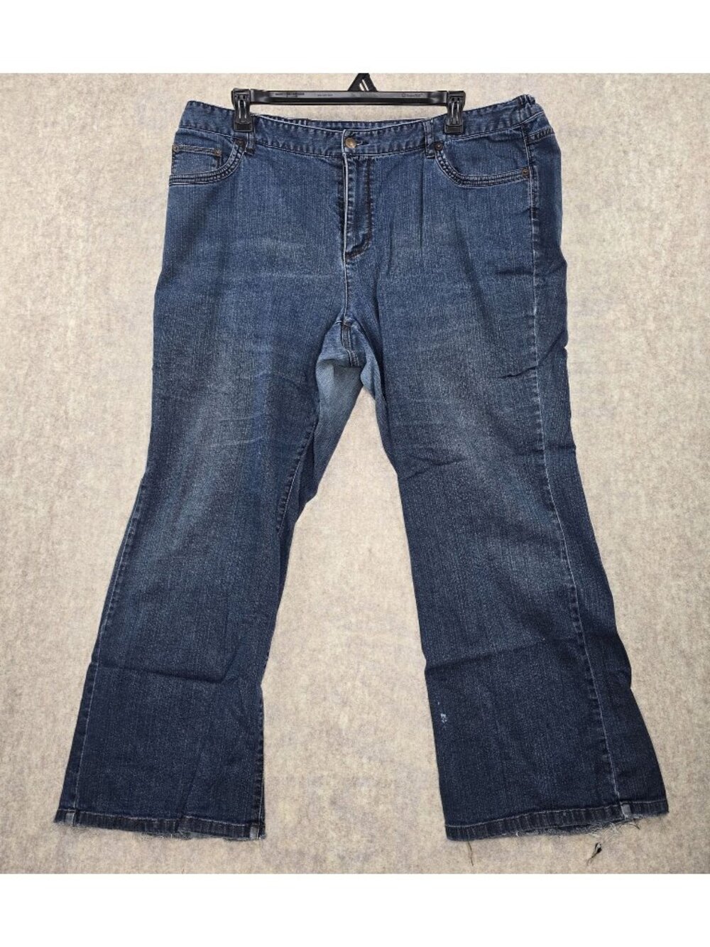 Liz Claiborne Women’s Bootcut Jeans Medium Wash 22W Elastic Waist Distressed Hem